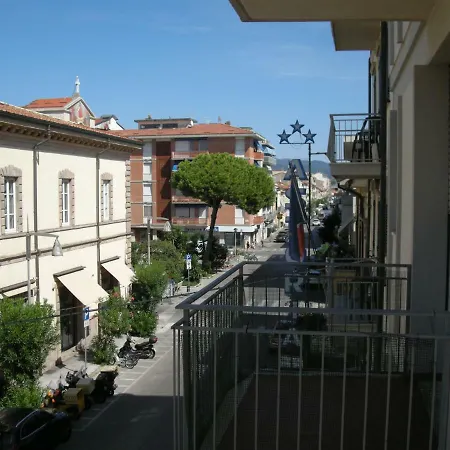Viareggio, Via Iv Novembre *